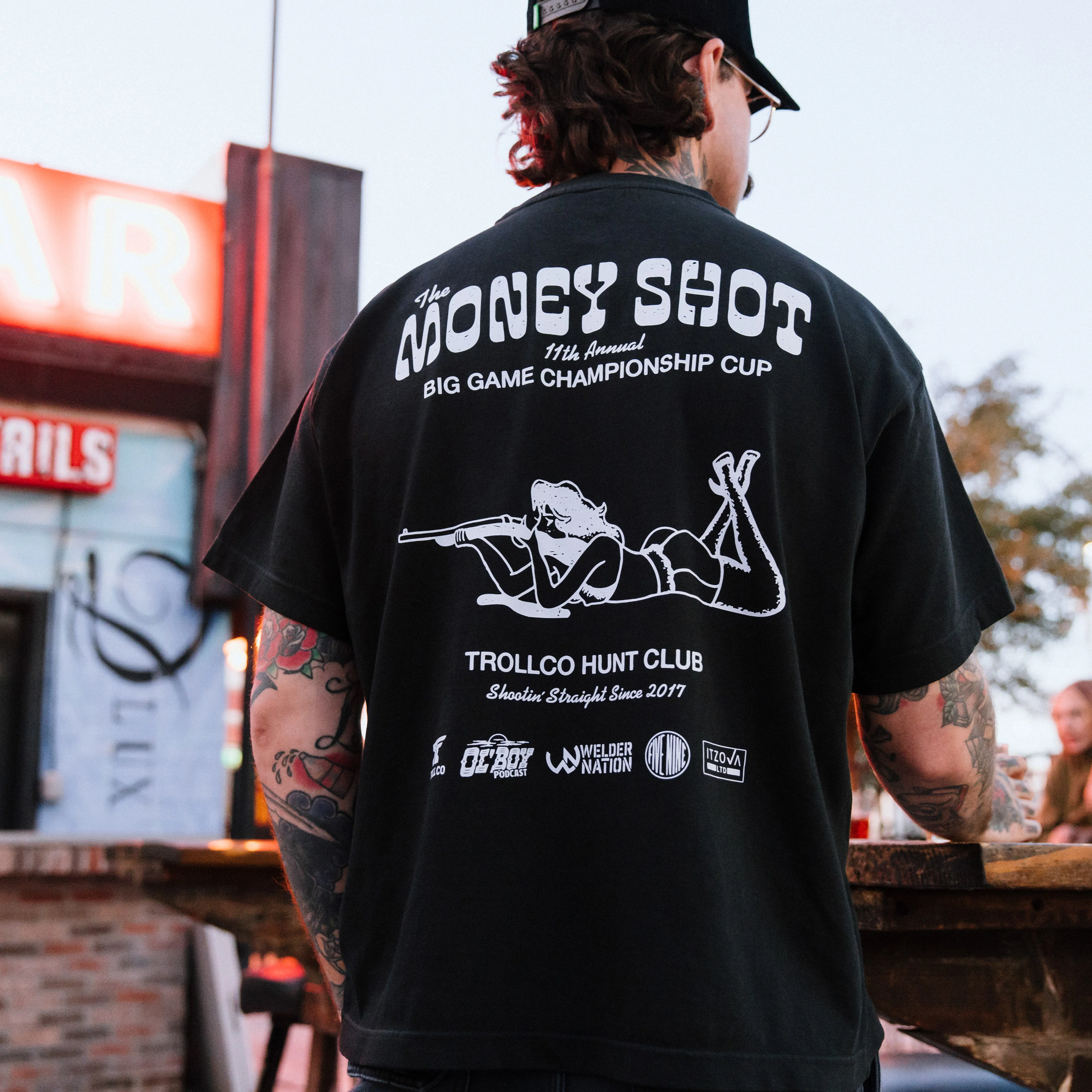 Men's Money Shot Heavyweight T-Shirt - Image 4